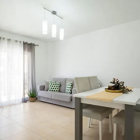Spacious 2br - Large Pool & Balconies - Near Lejlighed Portimão