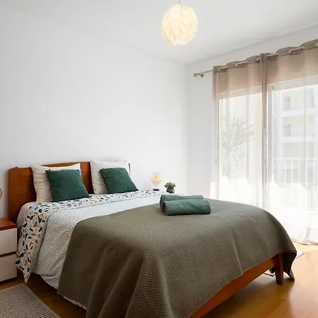 Lejlighed Spacious 2br - Large Pool & Balconies - Near