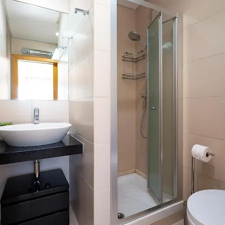 Spacious 2br - Large Pool & Balconies - Near * Portimão