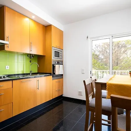Spacious 2br - Large Pool & Balconies - Near Apartmán
