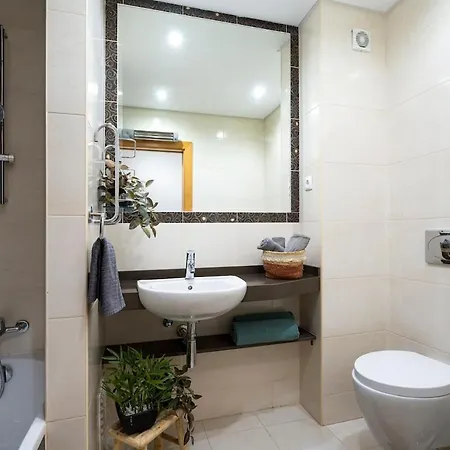Spacious 2br - Large Pool & Balconies - Near Lägenhet Portimão